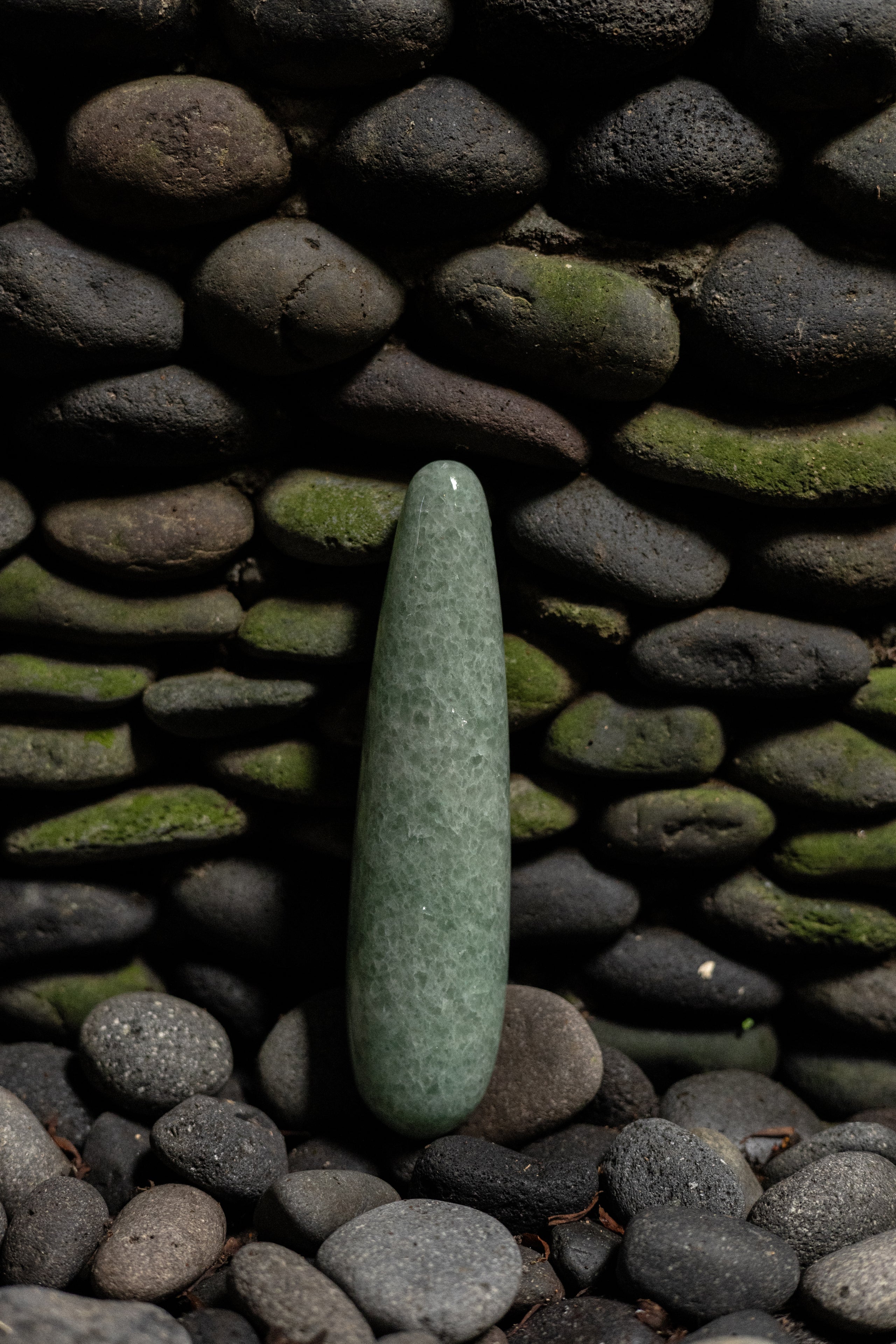 Indian Jade Crystal Dildo in Pure Green Aventurine