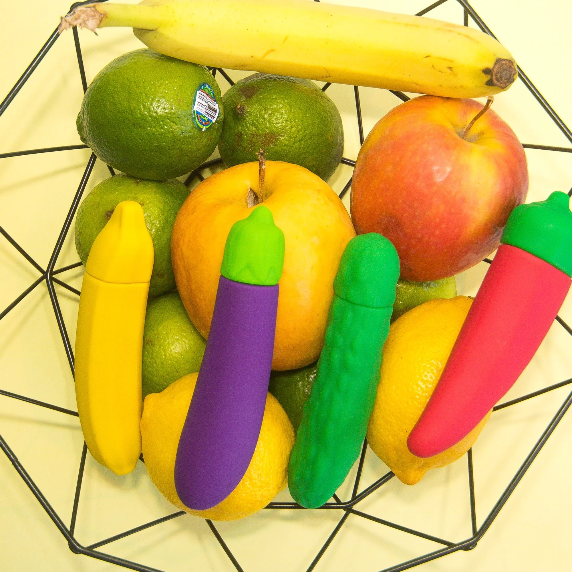 Fruit Basket Set 水果籃套裝，內含 Eggplant、Banana、Chili Pepper 及 Pickle 震動棒